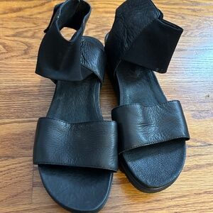 Black Eileen Fisher sandals